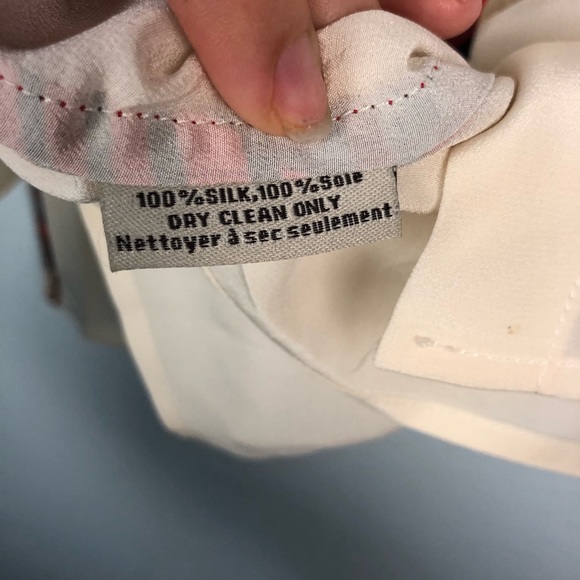 Tucker silk button down blouse with printed border - Picture 5 of 6